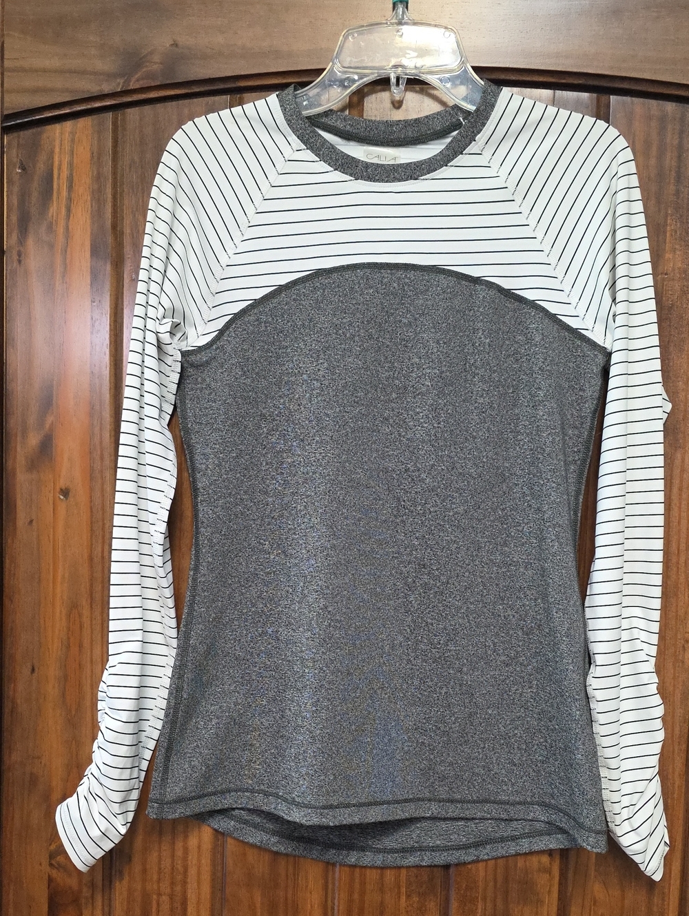CALIA by Carrie Underwood Gray Body Striped Long Sleeve Raglan Top - Size XS